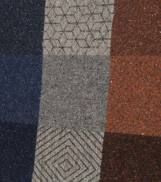 Suitable Herensjaal Wolmix Cubes Blauw Geel Rood 4 Suitable Herensjaal Wolmix Cubes Blauw Geel Rood - Image 2